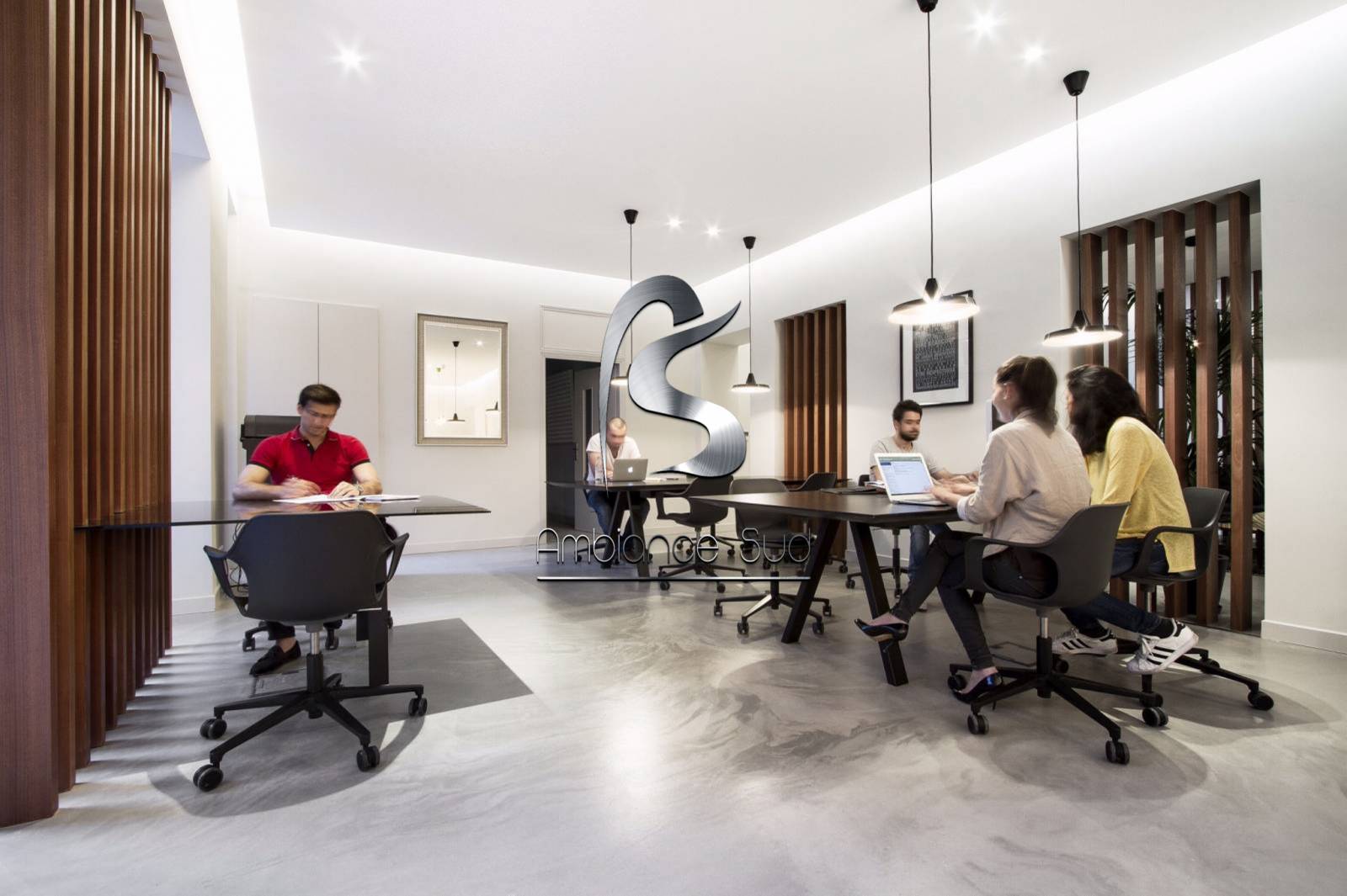 Béton ciré coulé pour sols de bureaux d’entreprise tertiaire à Saint Raphaël Var 83