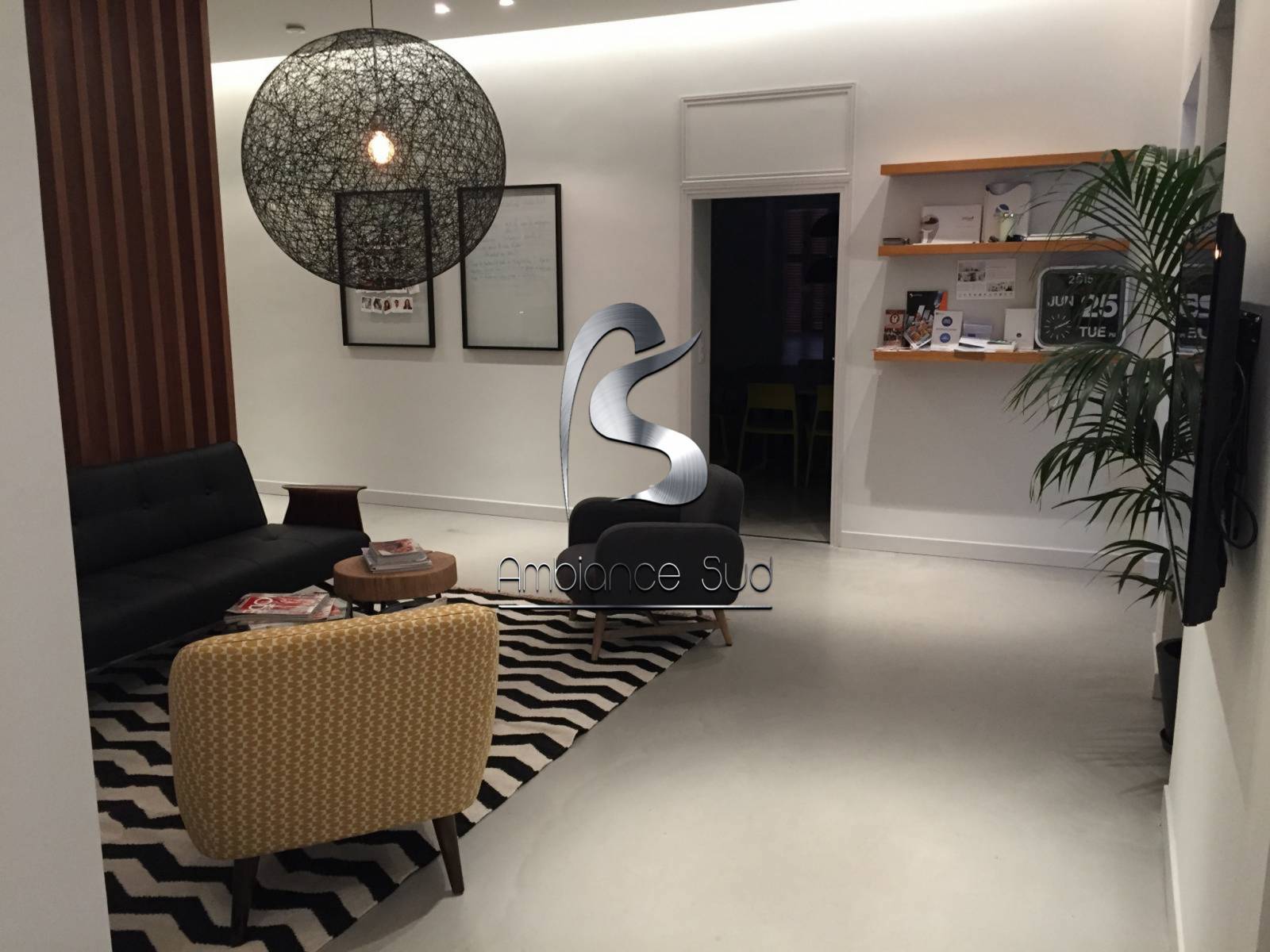 Prix pour rénovation de sol en béton ciré pour entreprise Six Fours Var 83