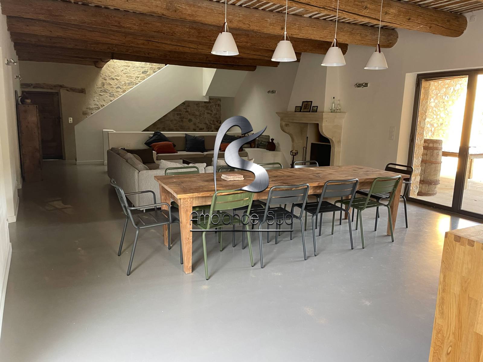 Cuisine à Hyères en béton ciré industriel 