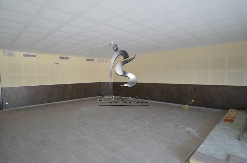 Béton ciré pour rénovation de magasin Saint Tropez Var 83