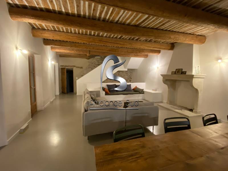 Sol moderne en béton ciré industriel 