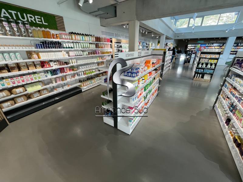 Réalisation d’une couche d’usure au sol d’un magasin à Cavaillon dans le Vaucluse